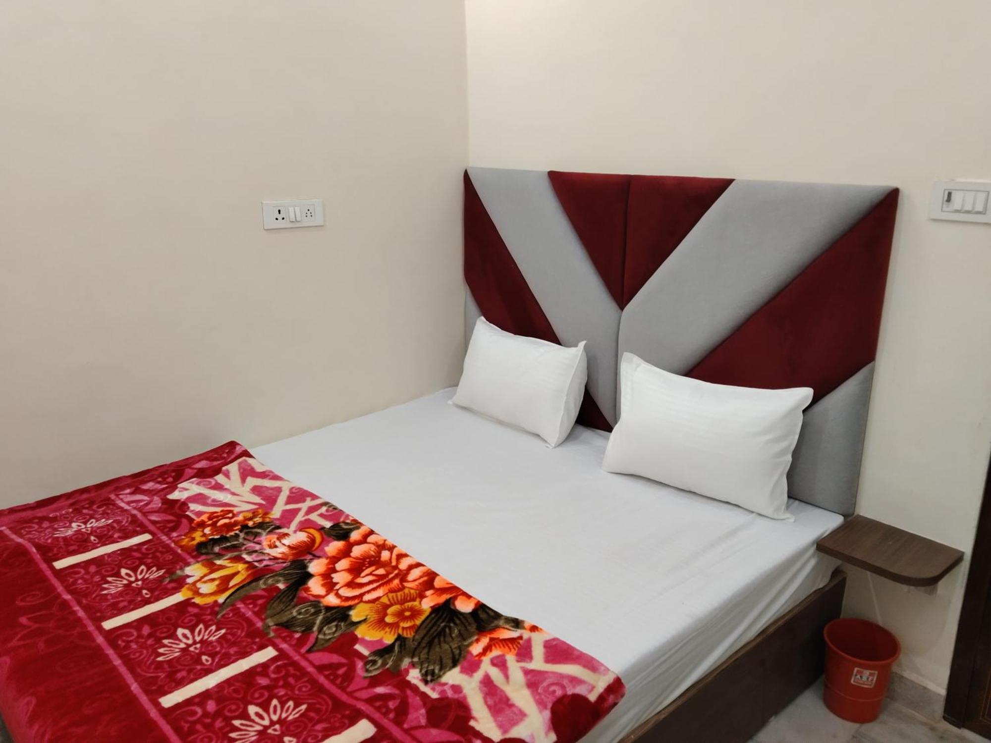 Rudraksha Hotel Varanasi Exterior photo