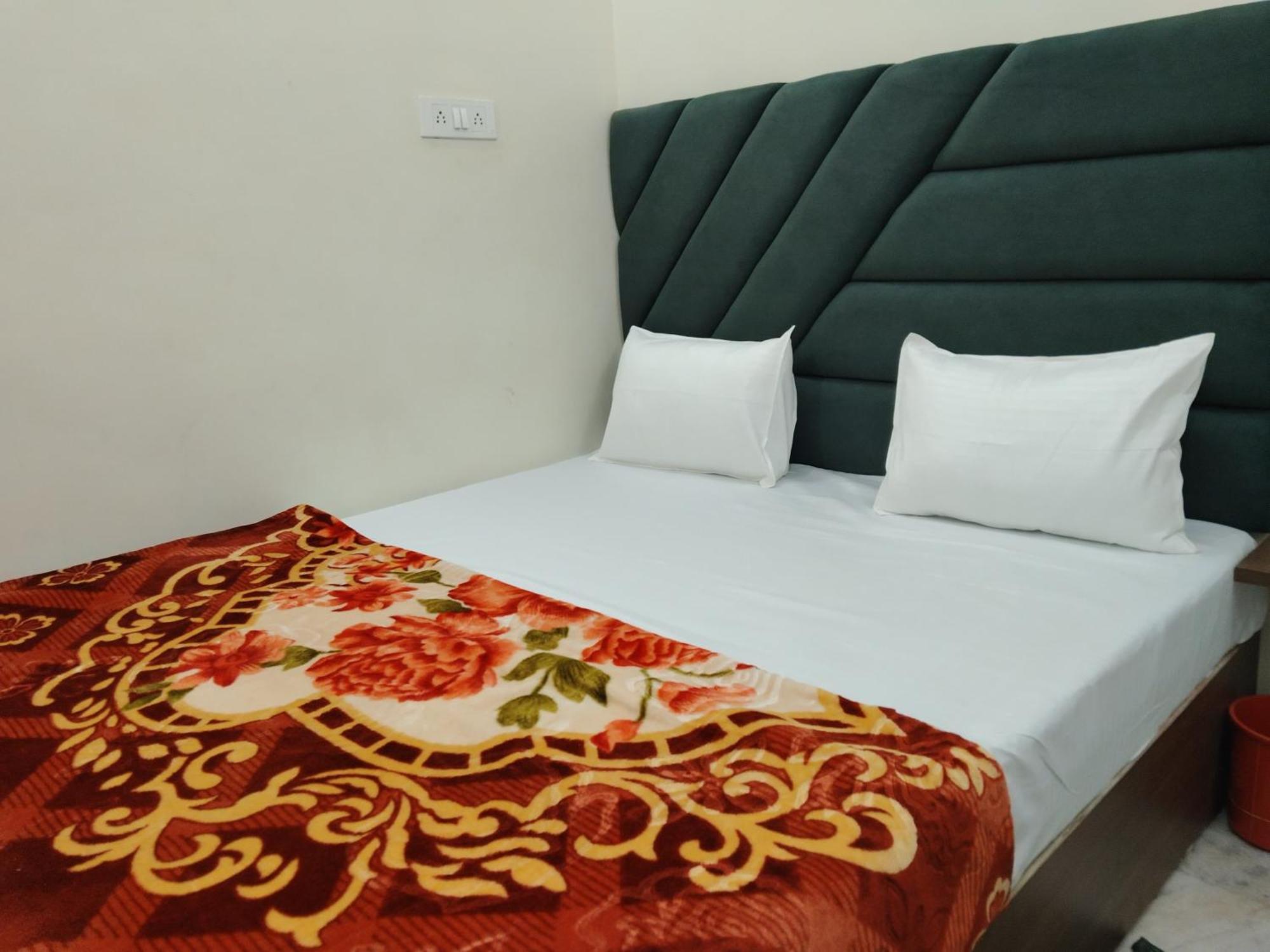 Rudraksha Hotel Varanasi Exterior photo